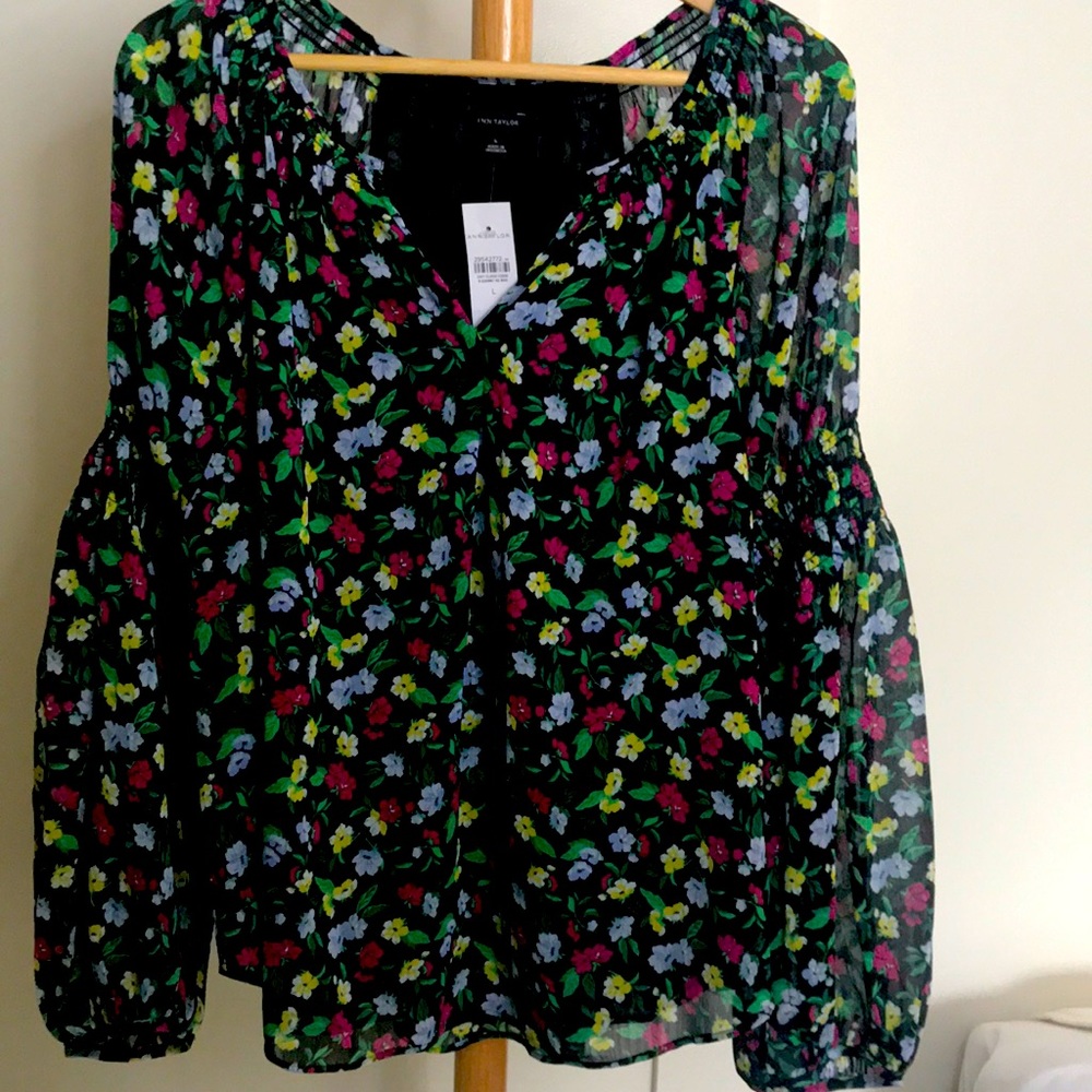 NWT Ann Taylor long-sleeve blouse. Size L.